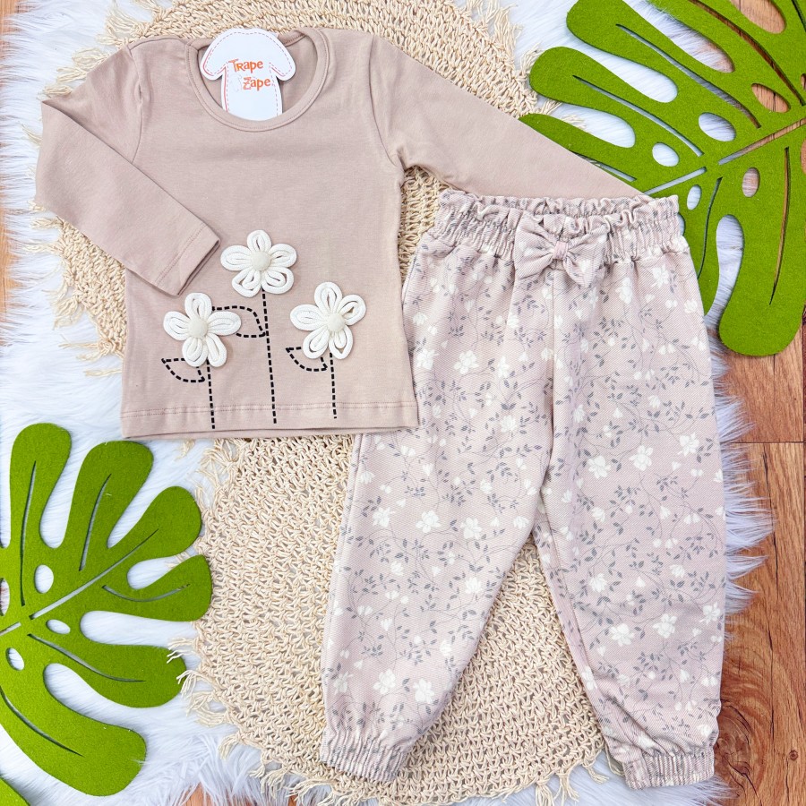 Conj. Blusa Manga Longa Flores 3D e Calça Floral - Areia